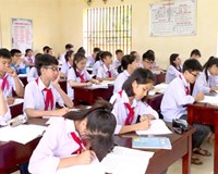 Hơn 165.000 sĩ tử Hà Nội và TP Hồ Chí Minh bắt đầu cuộc đua vào lớp 10 